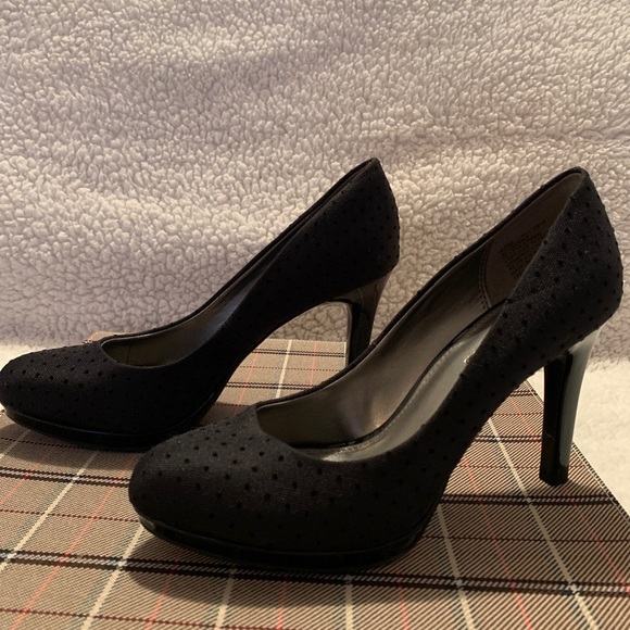 Black fabric high heels size 6 1/2 - Picture 3 of 8